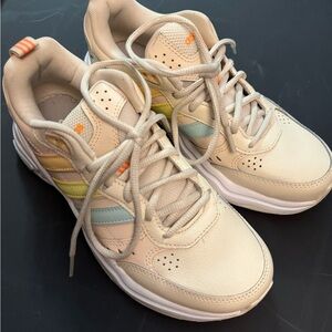 Women’s adidas strutter neo sneakers size 5 1/2